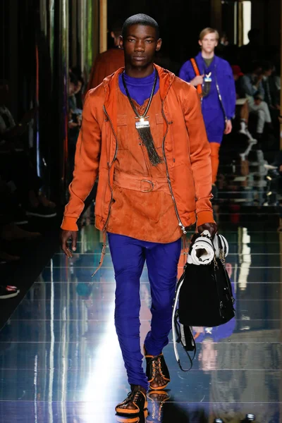 Look 27